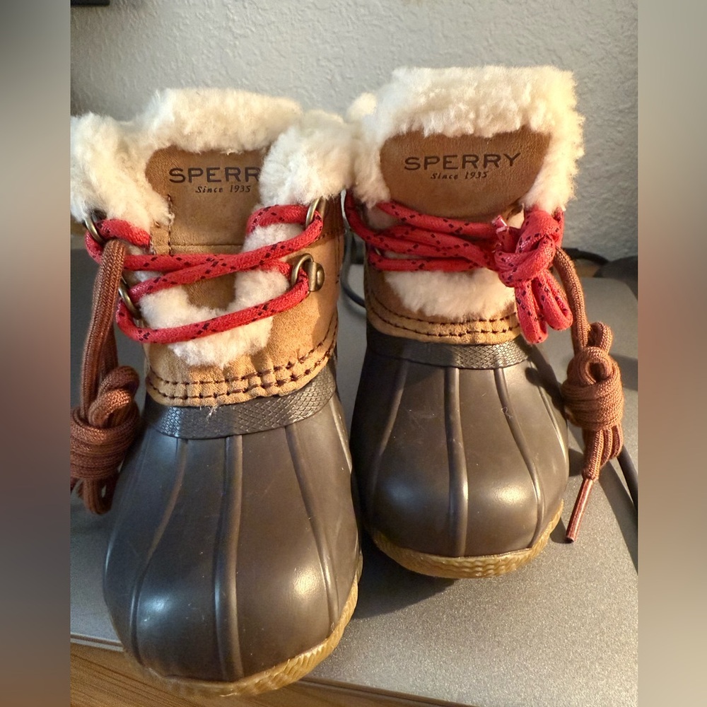 Sperry Unisex-Child Alpine Saltwater Jr Boot NWOT
Toddler
